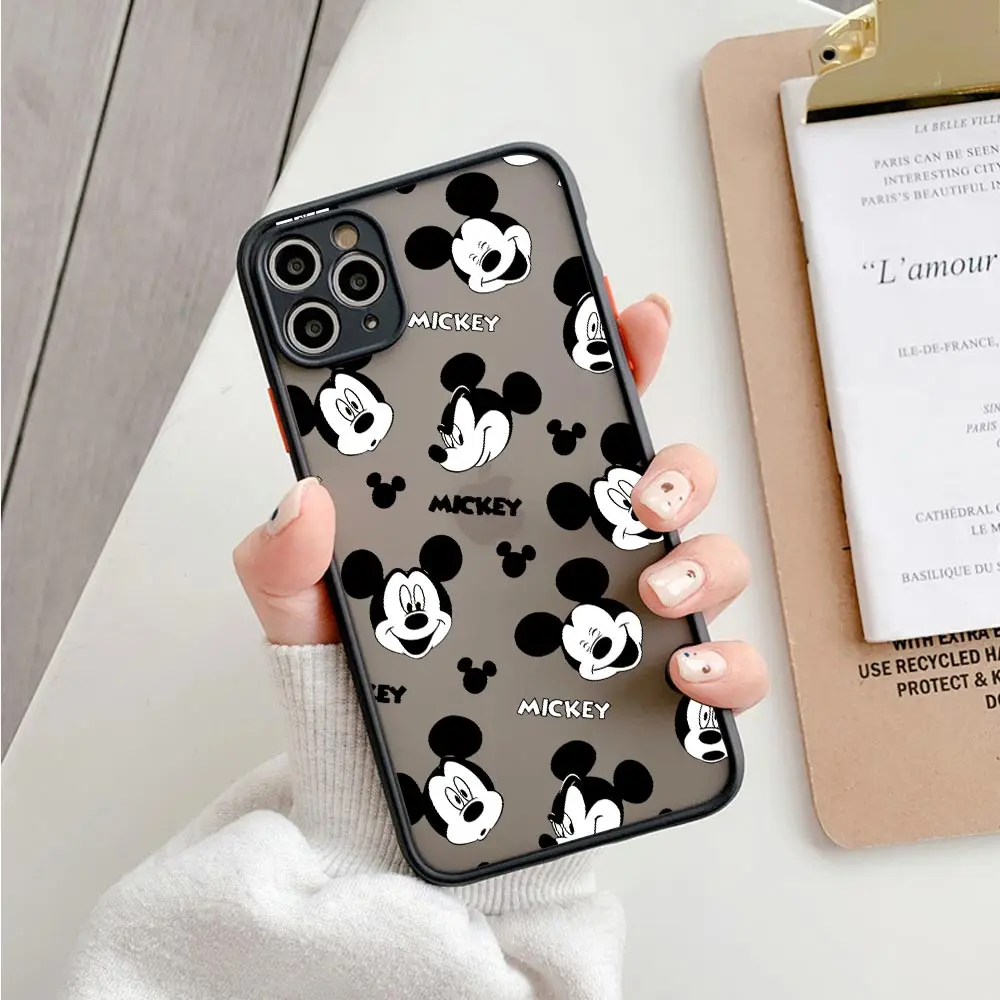 Черно-белый матовый чехол с Микки и Минни для iPhone 17E, 17, 16, 16E, 15, 14, 13, 12, 11 Pro Max, 17 Air, 7, 8 Plus, XR, XS – противоударный защитный чехол-броня (art.: 3920daa2f98bb) - 3920daa2f98bb