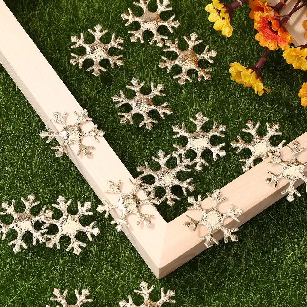 

200pcs Christmas Snowflake Ornament Non-woven Xmas Slice Home Wedding Decoration Party Christmas Tree Household Accessory