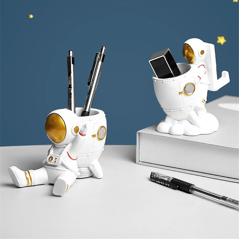 

Astronaut Pen Holder Round Pen Holder Storage Pencil Holder Spaceman Figurine Statues Ornament Makeup Brush Holder Desk Decor