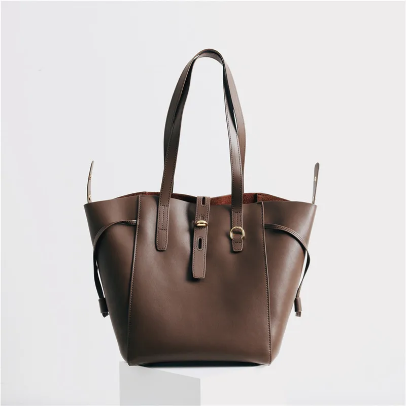 

2022 Spring Bag Minority Designer Senior Sense Large Capacity Portable Single Shoulder Women's Bag