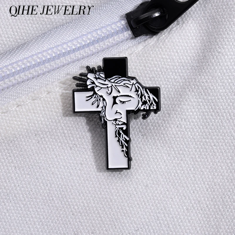 

Jesus Enamel Pins Cross Badges Black White Punk Brooches Custom Jewelry Gifts for Friends Faith Accessories Lapels Backpacks