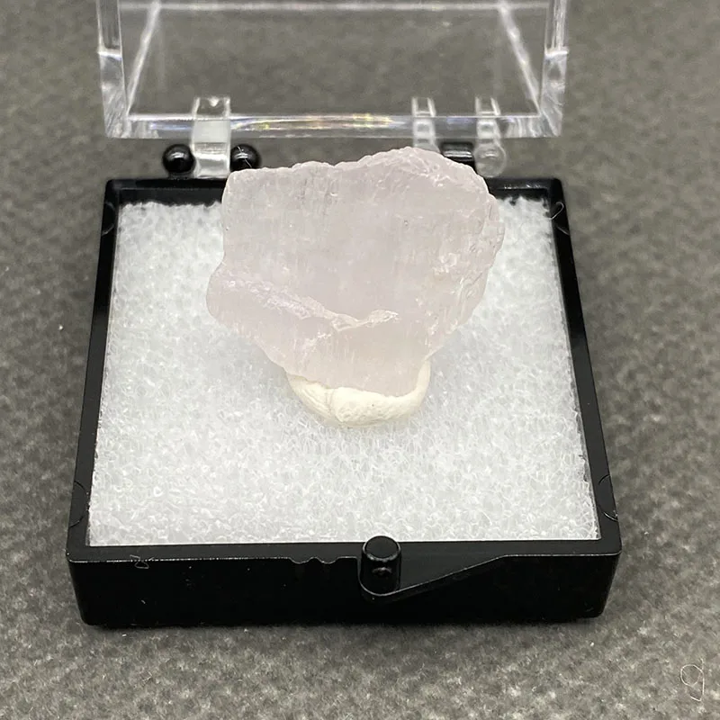 

Набор натурального кунцита из Бразилии