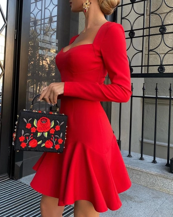 

Платье женское с длинным рукавом, асимметричным вырезом и оборками