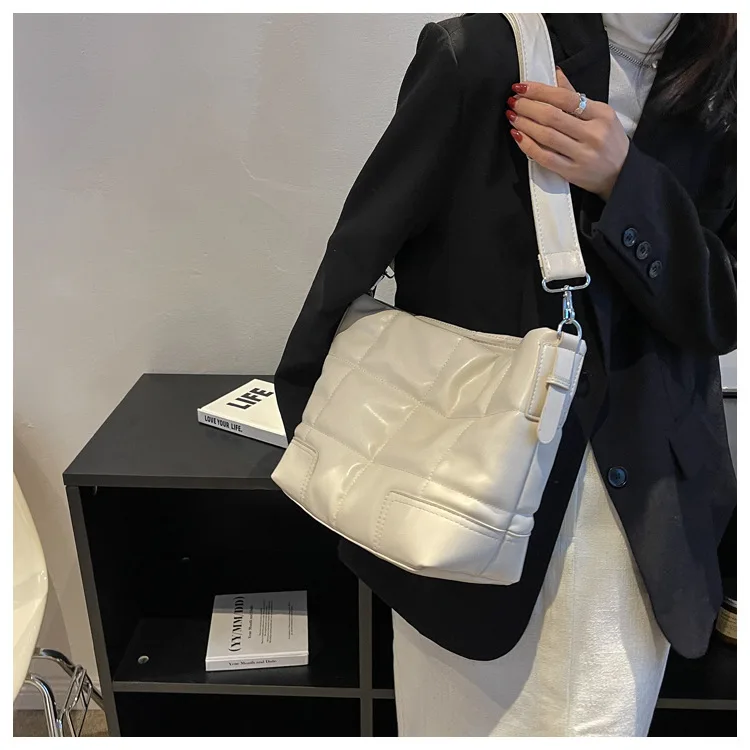 

3157-xcy Cotton-Padded Tote Bag for Women 2022 New Plaid Embroidered Line Shoulder Bag High Sense Large-Capacity Crossbody Bag