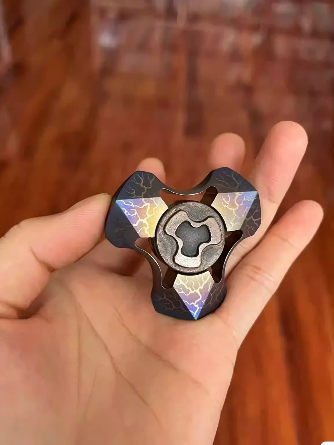 Гироскопический треугольник для пальцев из титанового сплава EDC