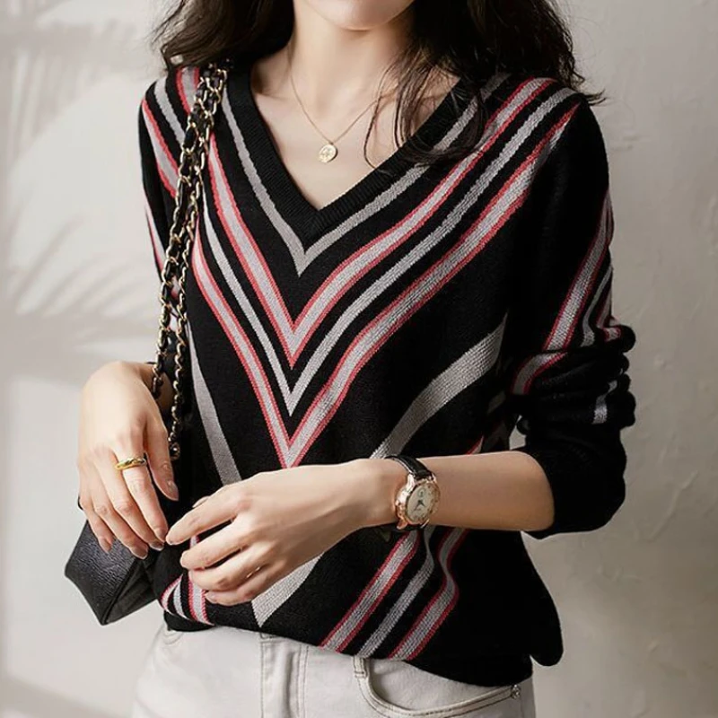 

2022 Slim V-neck Striped Long-sleeved Sweater Women's Autumn Winter Korean Style Casual Sweater for Female