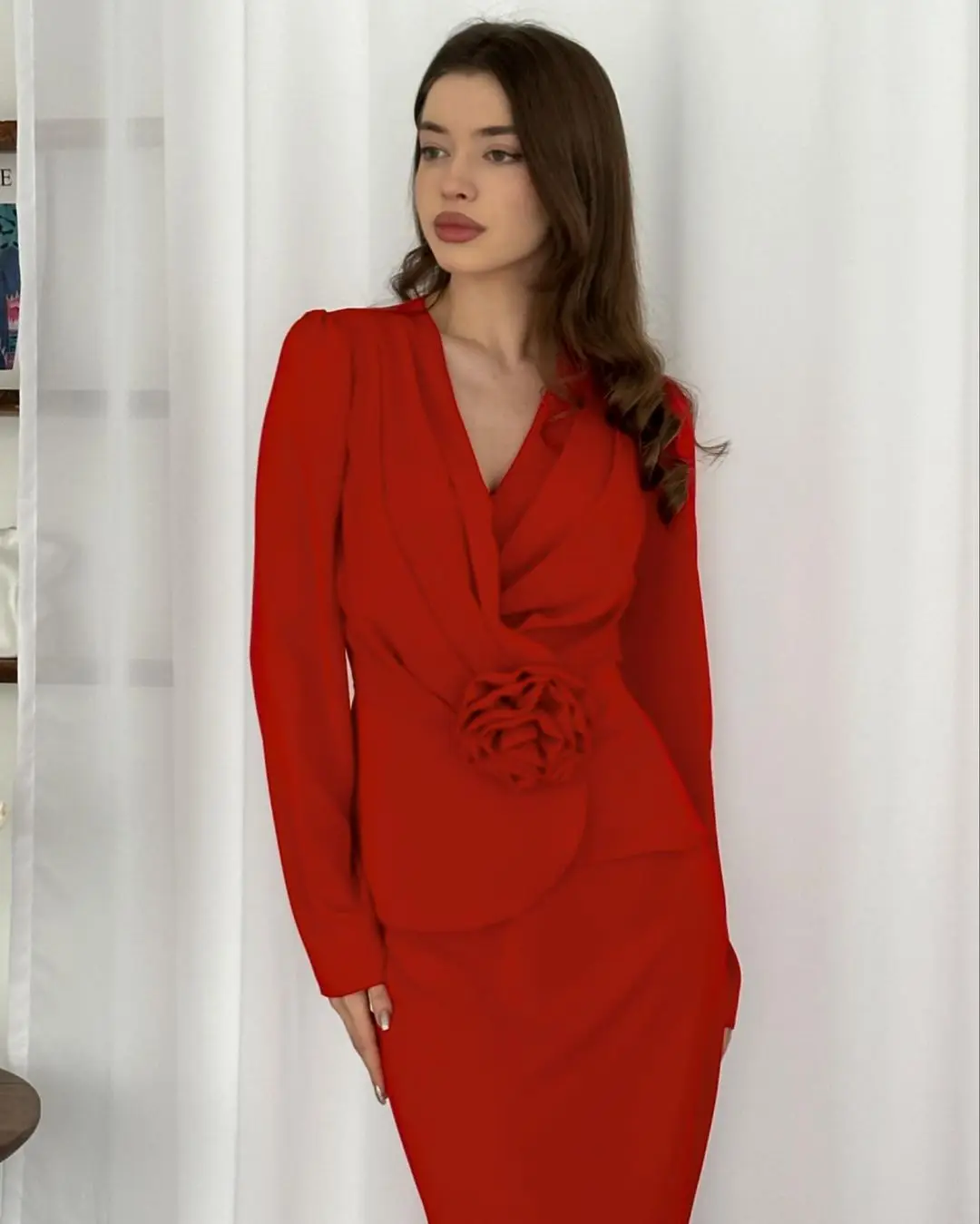 Индивидуальные платья для выпускного вечера с длинными рукавами и V-образным