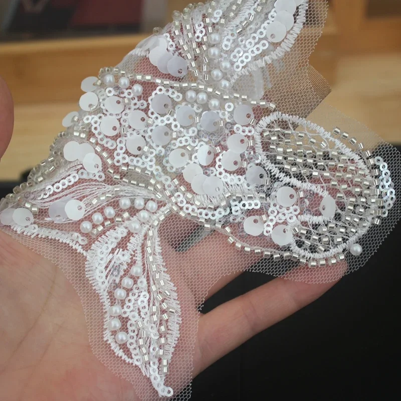 Кружевная бусина для ногтей QRTRIM белая