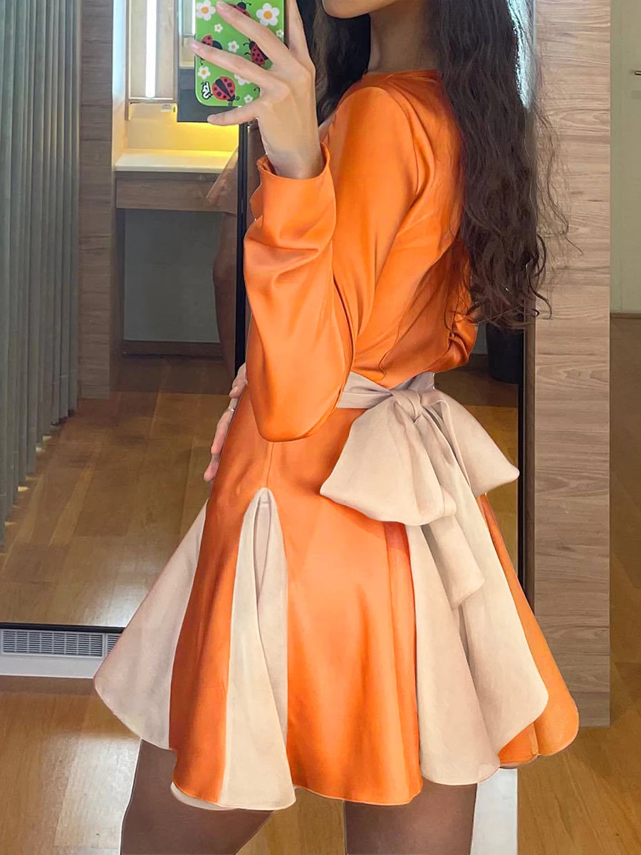 

Платье женское однотонное с круглым вырезом, длинным рукавом и бантом