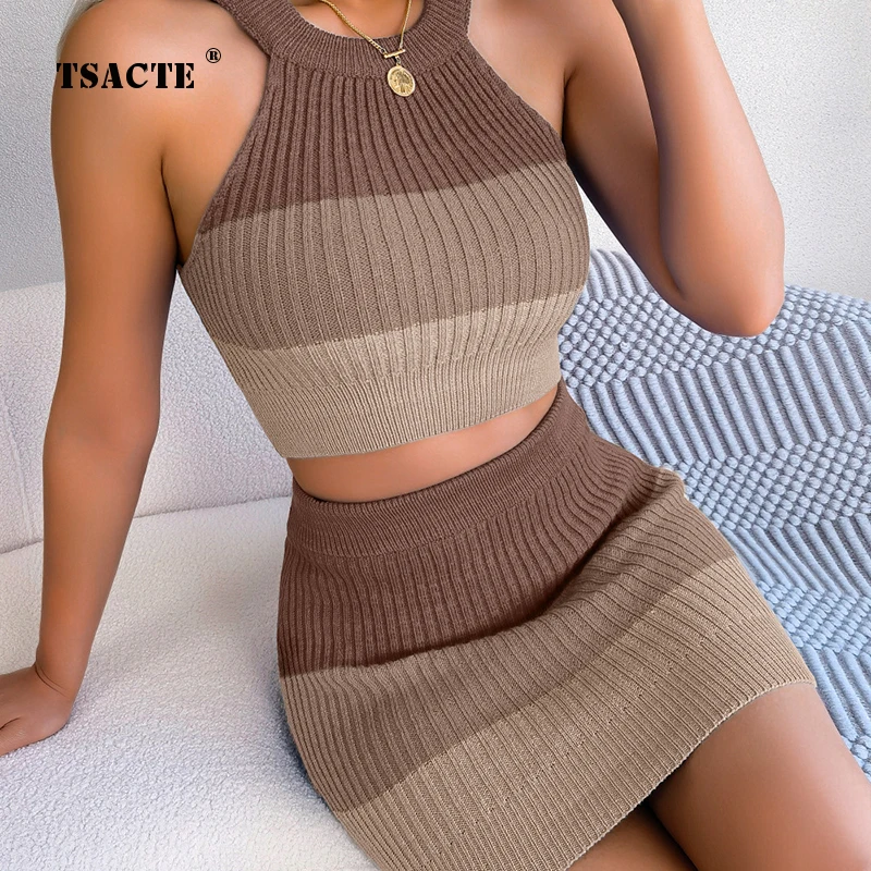 Женский комплект с юбкой и круглым вырезом топом без рукавов открытым пупком