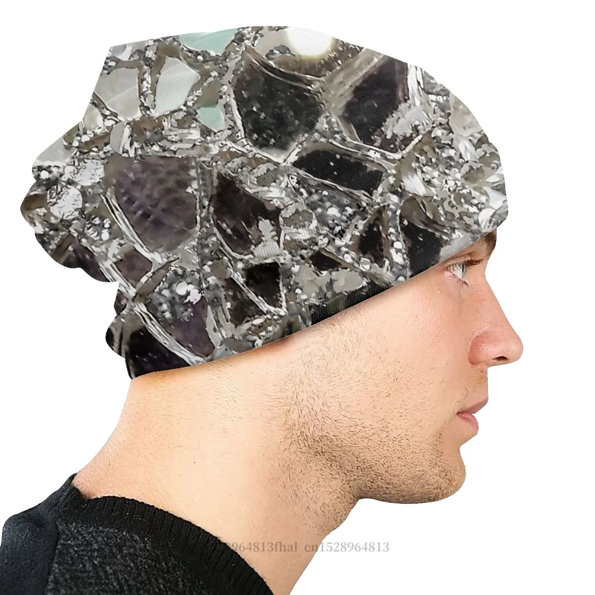 Изображение взрыва сверкающей серебряной блестящей зеркальной капоты Мужская