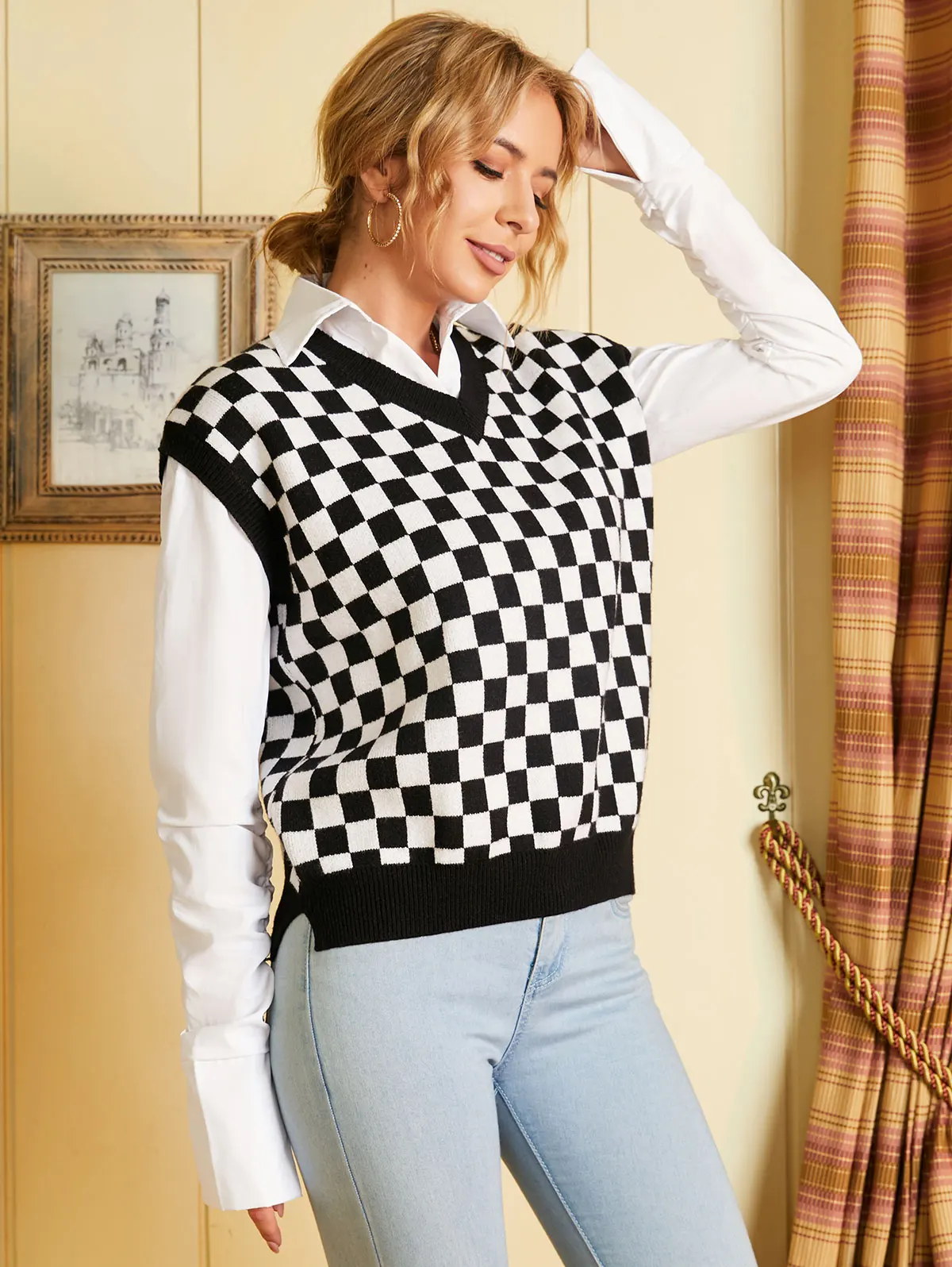 

ZAFUL V Neck Checkerboard Split Hem Sleeveless Sweater Back to College School Girl Outfits Women's Sleeveless Sweaters Cardigans