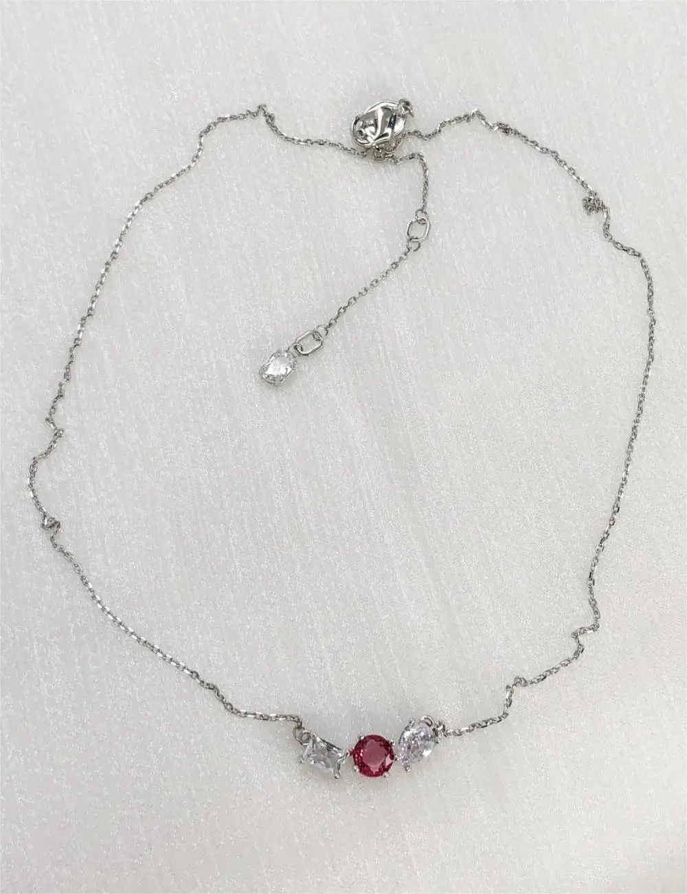 Элегантное винтажное ожерелье Messera с подвесками из розового кварца классический