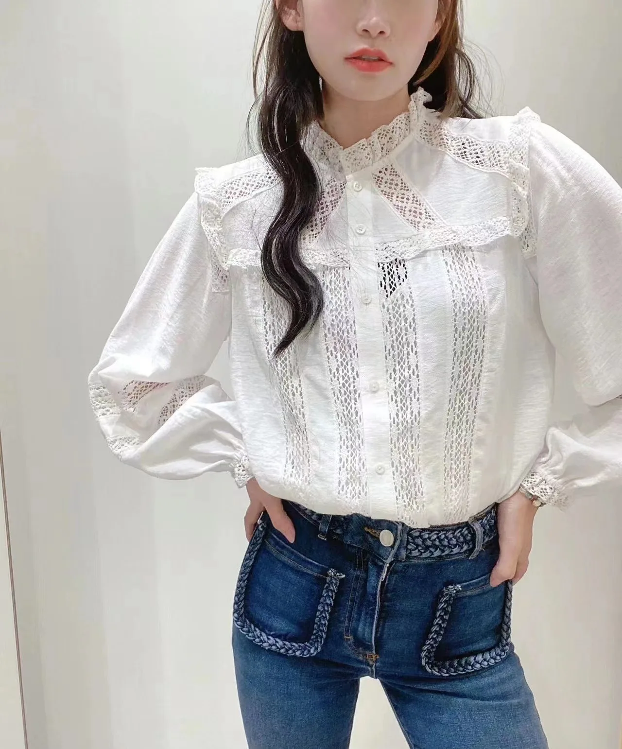 Женская кружевная блузка элегантная однобортная белая с длинным рукавом и