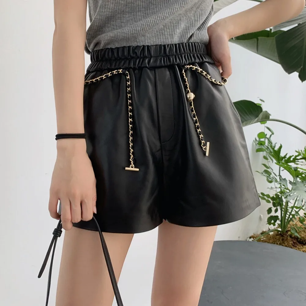 2023 Spring Brand New Designer Women's High Quality Sheepskin Genuine Leather Chain Wide-leg Shorts C455