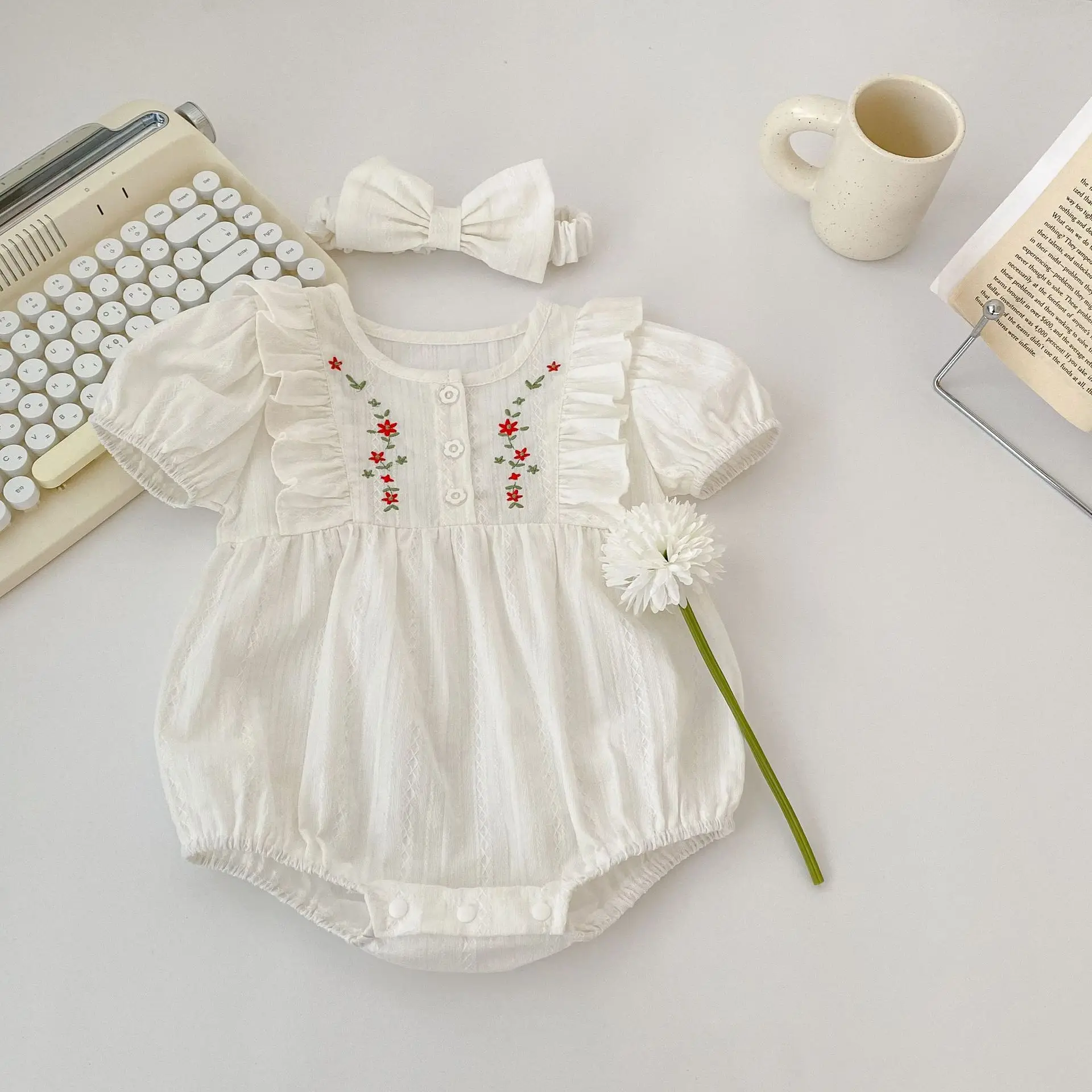 

2023 Summer Newborn Outfits Girl Baby Cotton Fashion Embroidery Short Sleeves Bodysuit Infant Flower Simpler Onesie Kid Romper