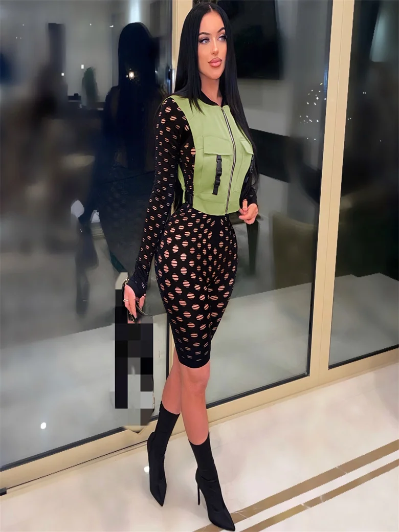 Женский жилет на молнии с карманами и круглым вырезом |