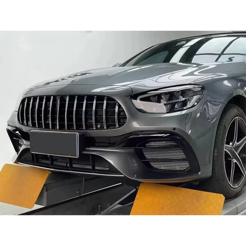 Фото Автомобильный бампер для E-класса W213 2021-2023 года, обновленный комплект кузова E63S, боковая юбка, задний диффузор с наконечниками, решетка №3