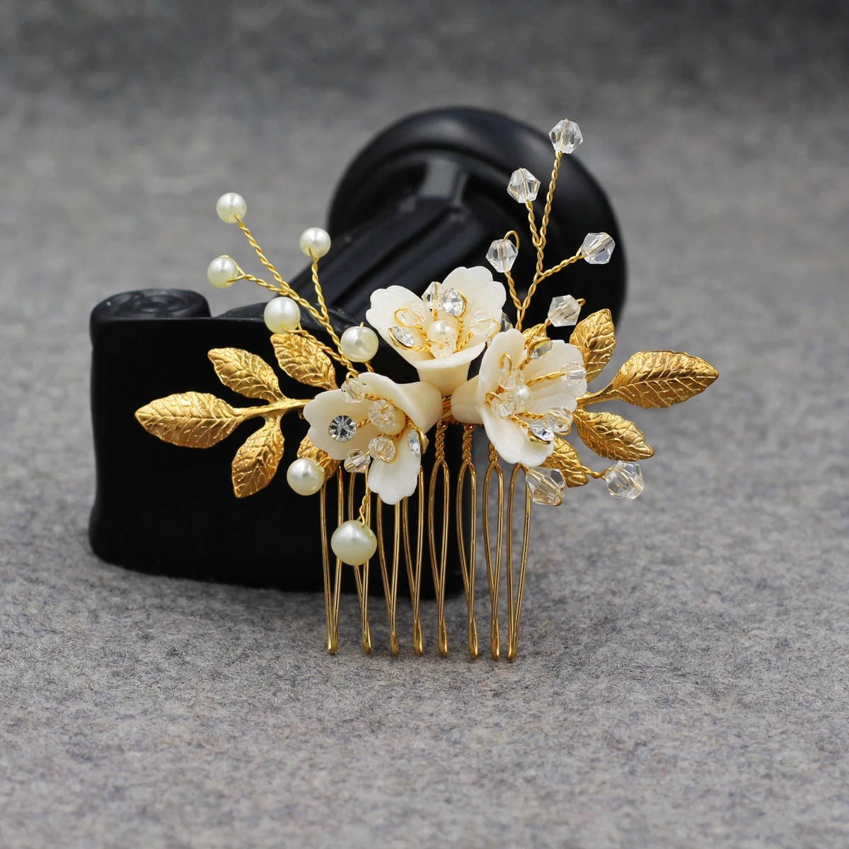 

HP097 Exquisite Wedding Bridal Handmade Hair Comb Ceramics Pearl Crystal Flower Alloy Leaves Brides Bridesmaid Pageant Headpiece