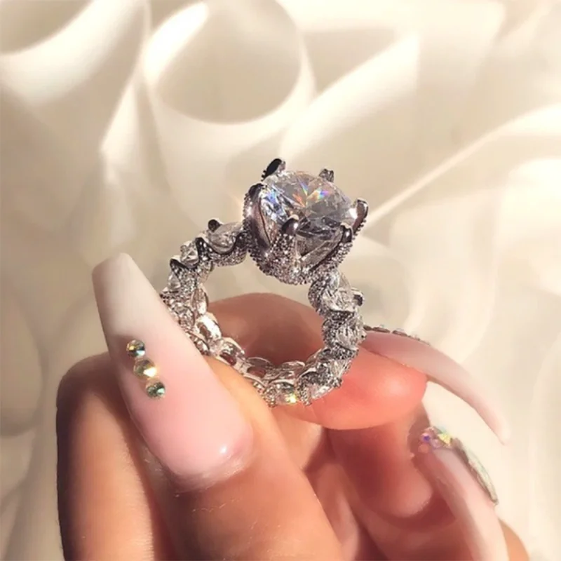 

2022 New Arrival Women's Ring Zircon Inlaid Female Couple Proposal Engagement Wedding Ring Luxury Jewelry for Women Wholesale