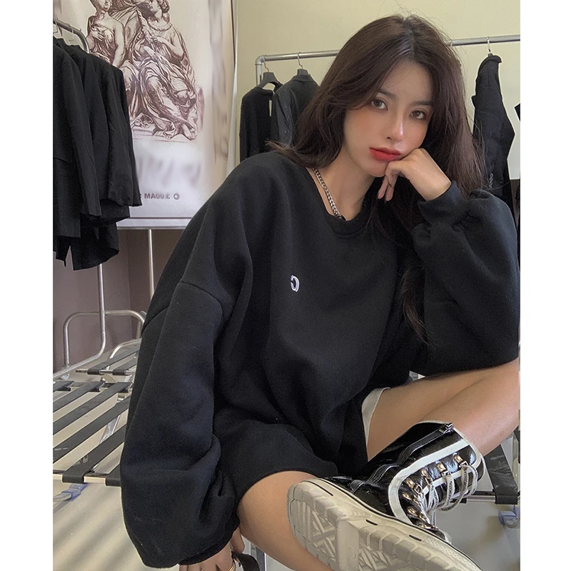 

A Round neck capless long-sleeved women's spring and autumn new retro loose and thin casual mid-length top