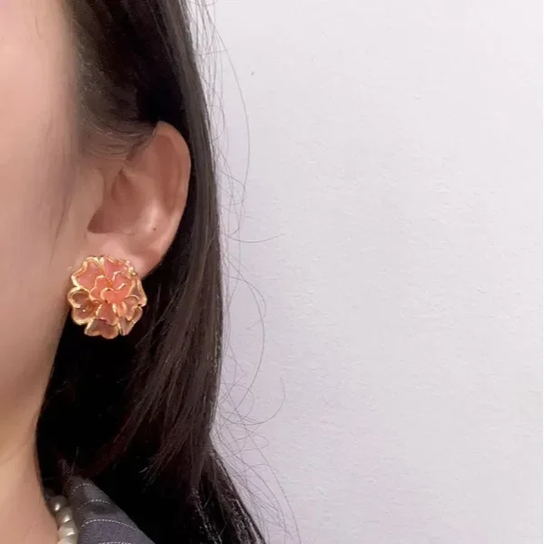 Простые серьги в летнем стиле с нишевым дизайном High Sense