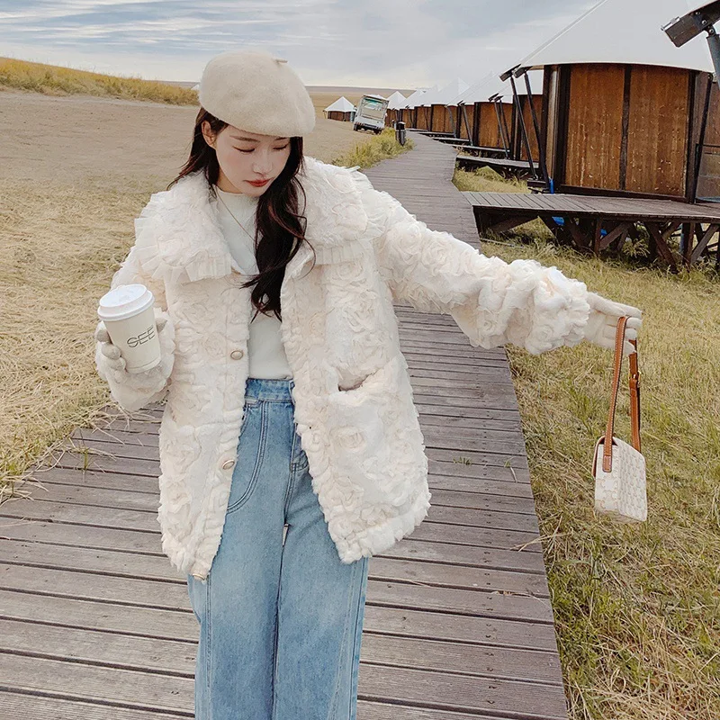 Winter new temperament soft lambswool coat women