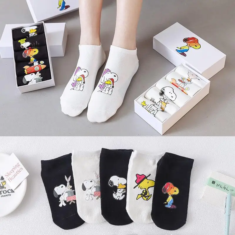 

5Pcs Snoopy Summer Thin Street Trend Ins Short Socks Cartoon Fashion Comfortable Boat Socks Kawaii Anime Basketball Socks Gifts