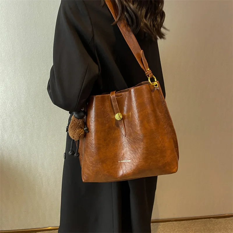 

Винтажная женская сумка-тоут, маленькая дизайнерская сумочка через плечо, современный саквояж на плечо, модная вместительная сумка-мешок, ...