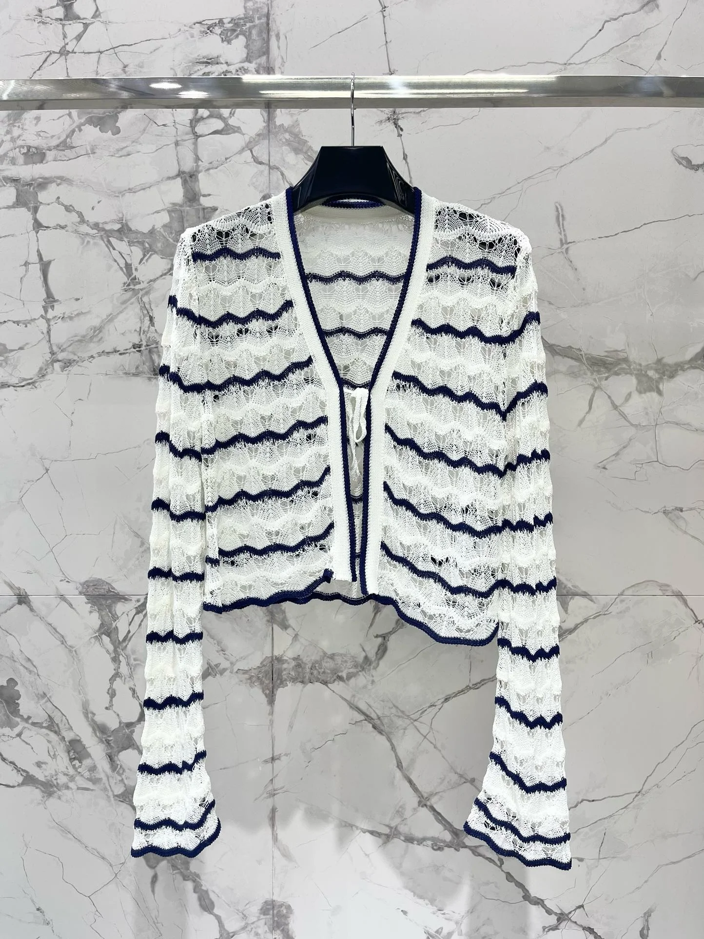 Женская одежда 2024 вязаный кардиган с текстурой перфорированной поверхности в