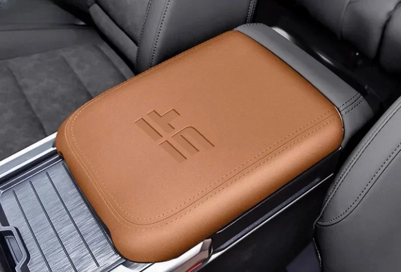 

Автомобильный кожаный подлокотник из наппа, защитный чехол, подходит для Jetour Traveler T2 2023 2024 2025, модифицированный замшевый центральный подлокотник, коврик