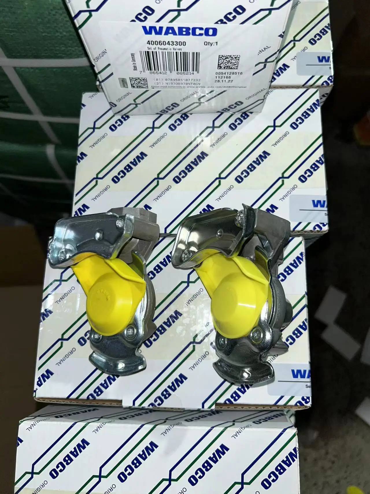 

4006043300 Set of Pneumatic Valves 9522000220 9522002220 KAMAZ 5490 54901 6580