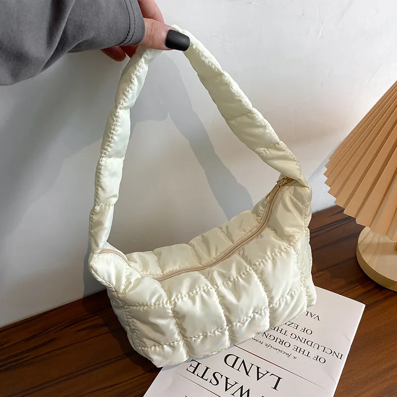 

Новинка 2022, женская сумка через плечо из ткани Оксфорд, складная сумка с ромбовидной вышивкой, нишевая дизайнерская простая сумка для женщи...