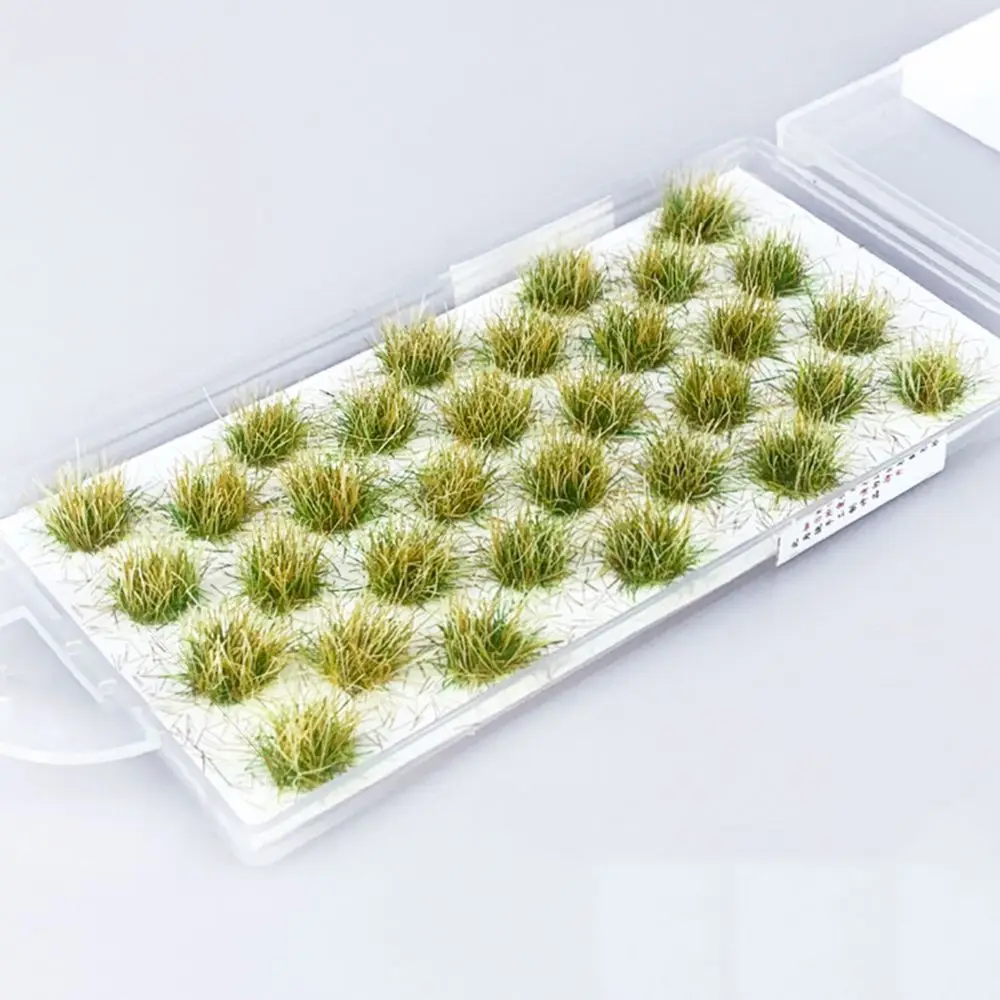 Миниатюры из пластика 32 шт.