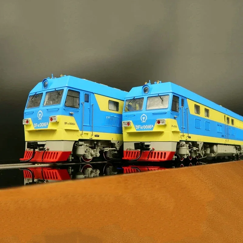 Модель поезда SINOMODEL Tianchao DF4E дизельный локомотив с тяжелыми звеньями 21-контактный