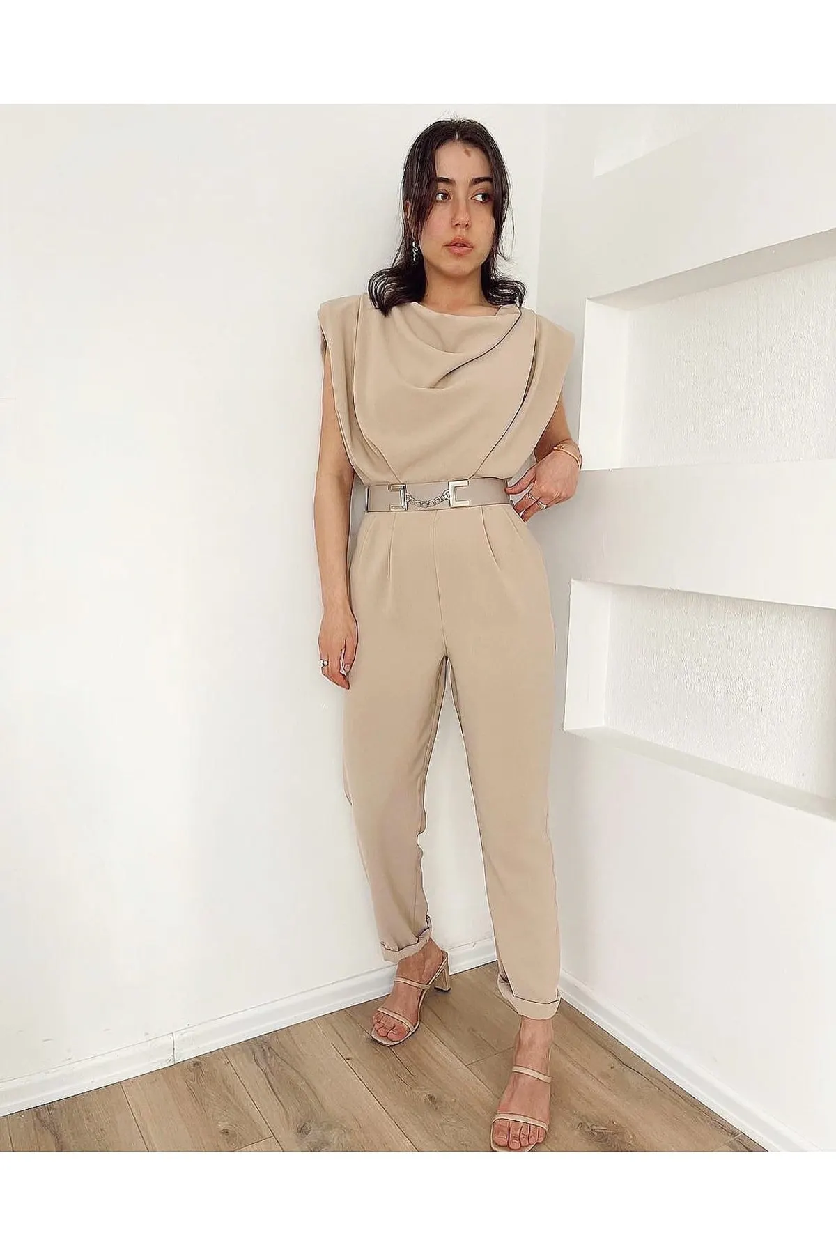 

Women's Overalls Waistcoat Fabric Jumpsuit Hot Style Quality Fabric Sleeveless Baggy Trousers Casual Jumpsuit