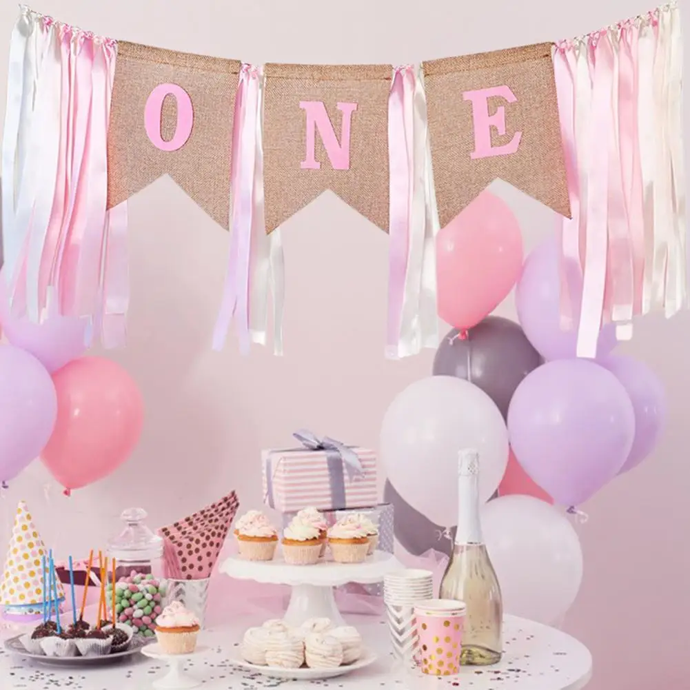 

Hanging Banner Exquisite Workmanship Letter Design Polyester One Year Baby Birthday Banner for Girls