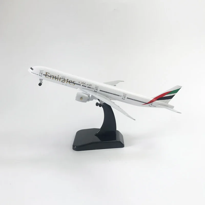 Фото 20 см B777 UAE Emirates Airlines Модель Boeing 777 Airlines Металлическая копия самолета из сплава Материал 1:400 Авиационная форма Подарочная серия №2