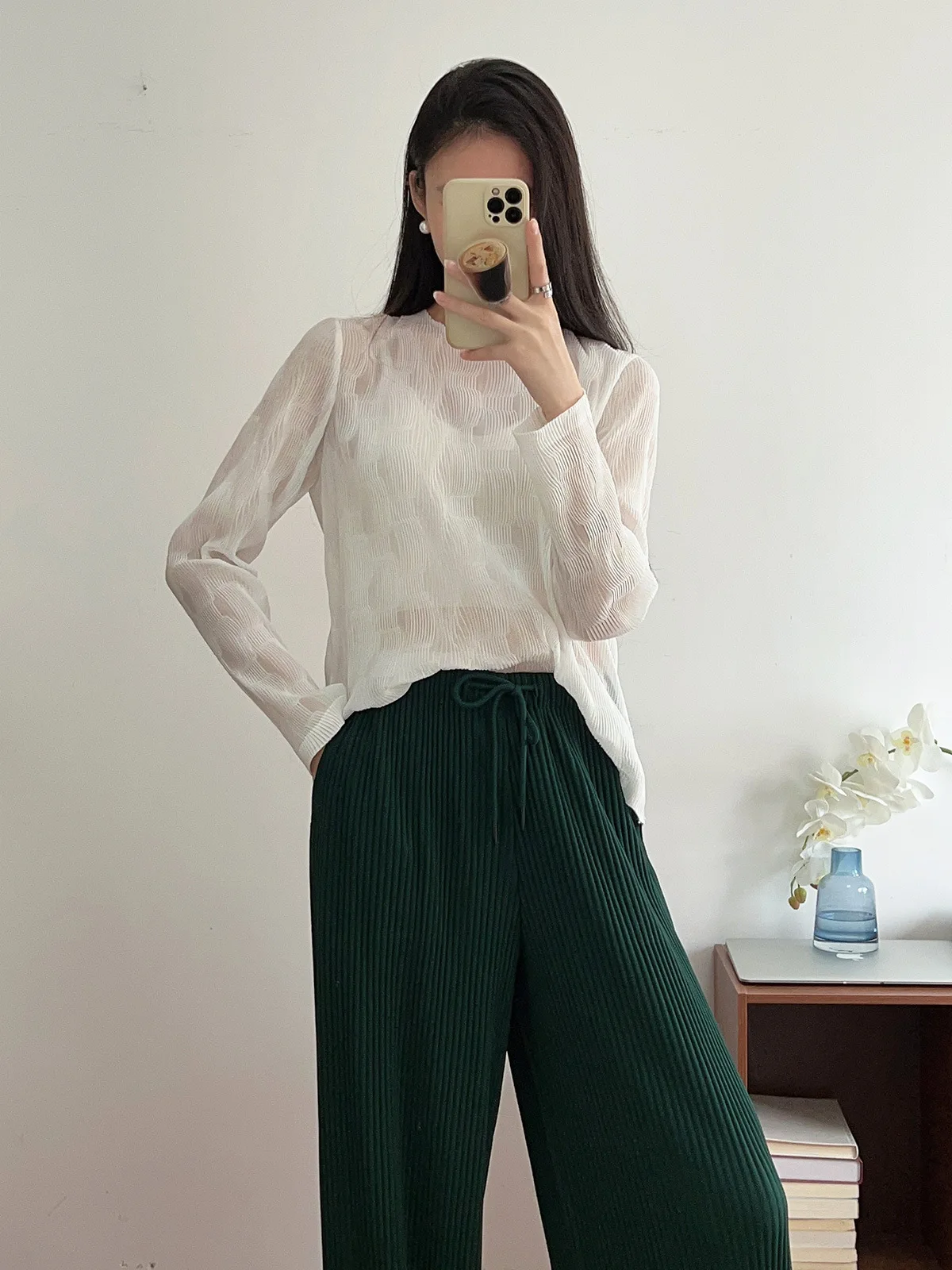 

Белая футболка с длинным рукавом, женский свободный тонкий плиссированный топ на весну/лето, Новая высококачественная текстурная рубашка