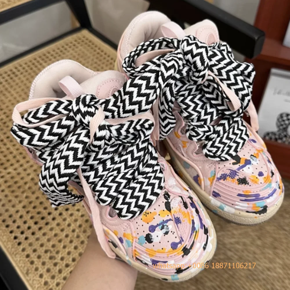 Спортивные женские кроссовки на толстой подошве