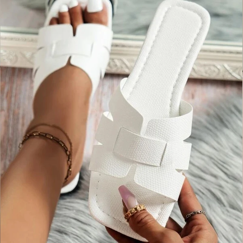 2023 Summer New Women Slippers Flat Bottom Non-slip Outdoor Open Toe Beach Female Sandals Sexy Fashion Design Slides Woman Shoes