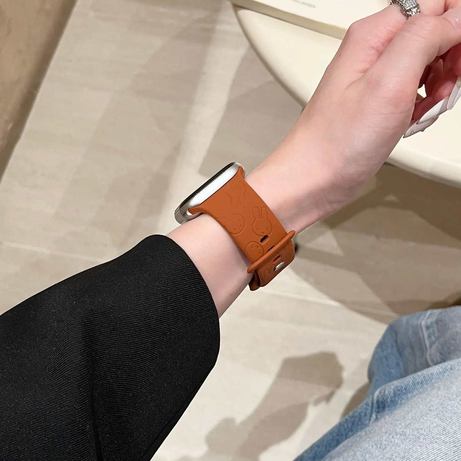 Силиконовый ремешок для часов с рисунком Miffy, совместимый с Apple Watch S11 S10 9 Ultra, милый сменный ремешок для Iwatch, новый, милый, в стиле Kawaii (art.: 3920dc51997bf) - 3920dc51997bf