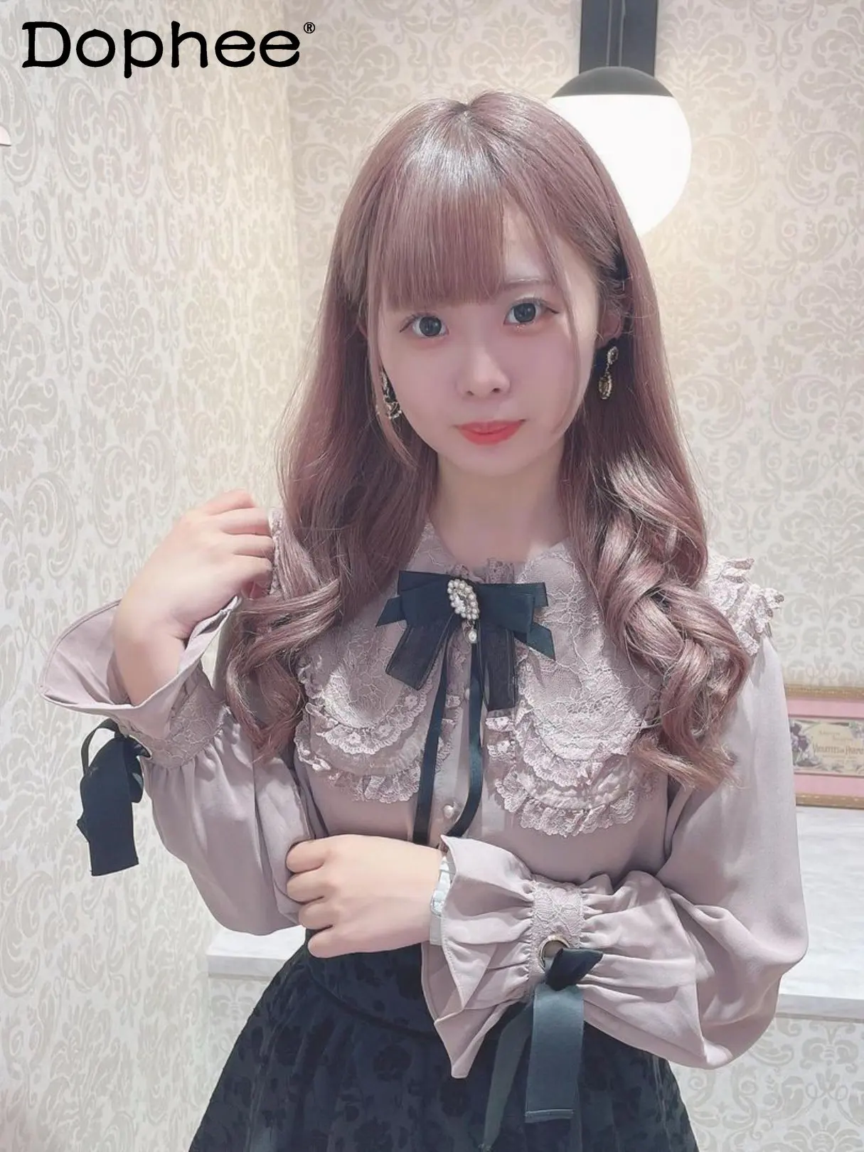 

Japanese Lolita Shirt Women 2023 Spring New Camisas Sweet Lace Stitching Brooch Bow Cute Doll Collar Long Sleeve Blouse Female