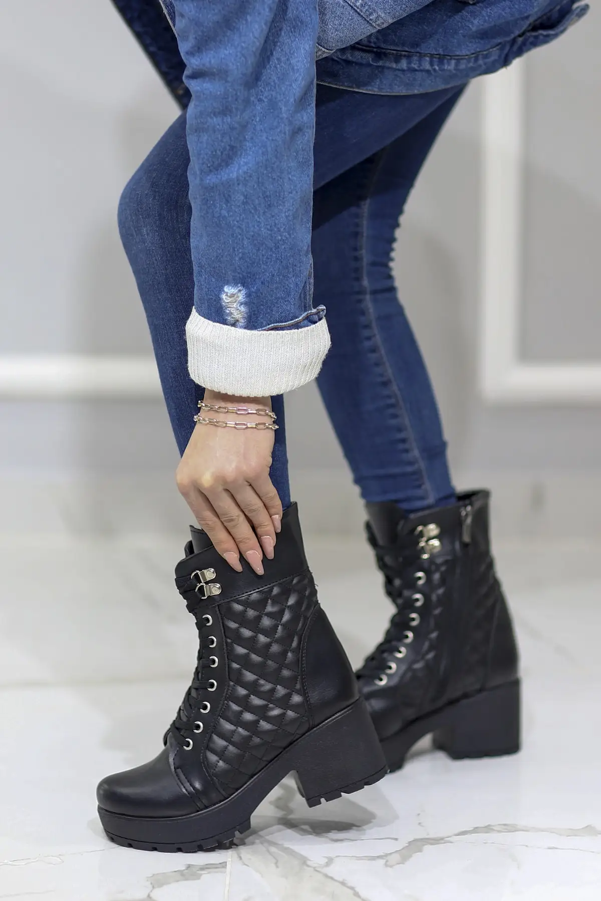 

Women Bootss Black Quilted pattern Postal Madama New Designer Comfortable Ladies Boots Luxury Stylish Female Boots Platform
