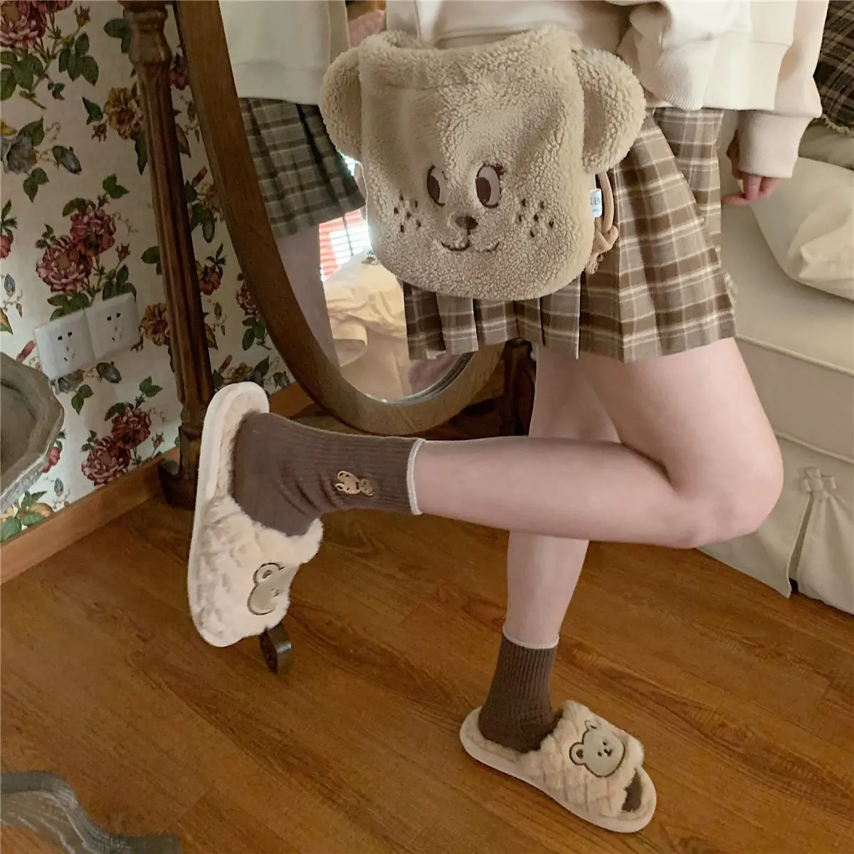 Fashion Winter Home Slippers Cute One Word Indoor Home Floor Fur Slippers Indoor Women Winter Indoor Home Warm Fluffy Slippers