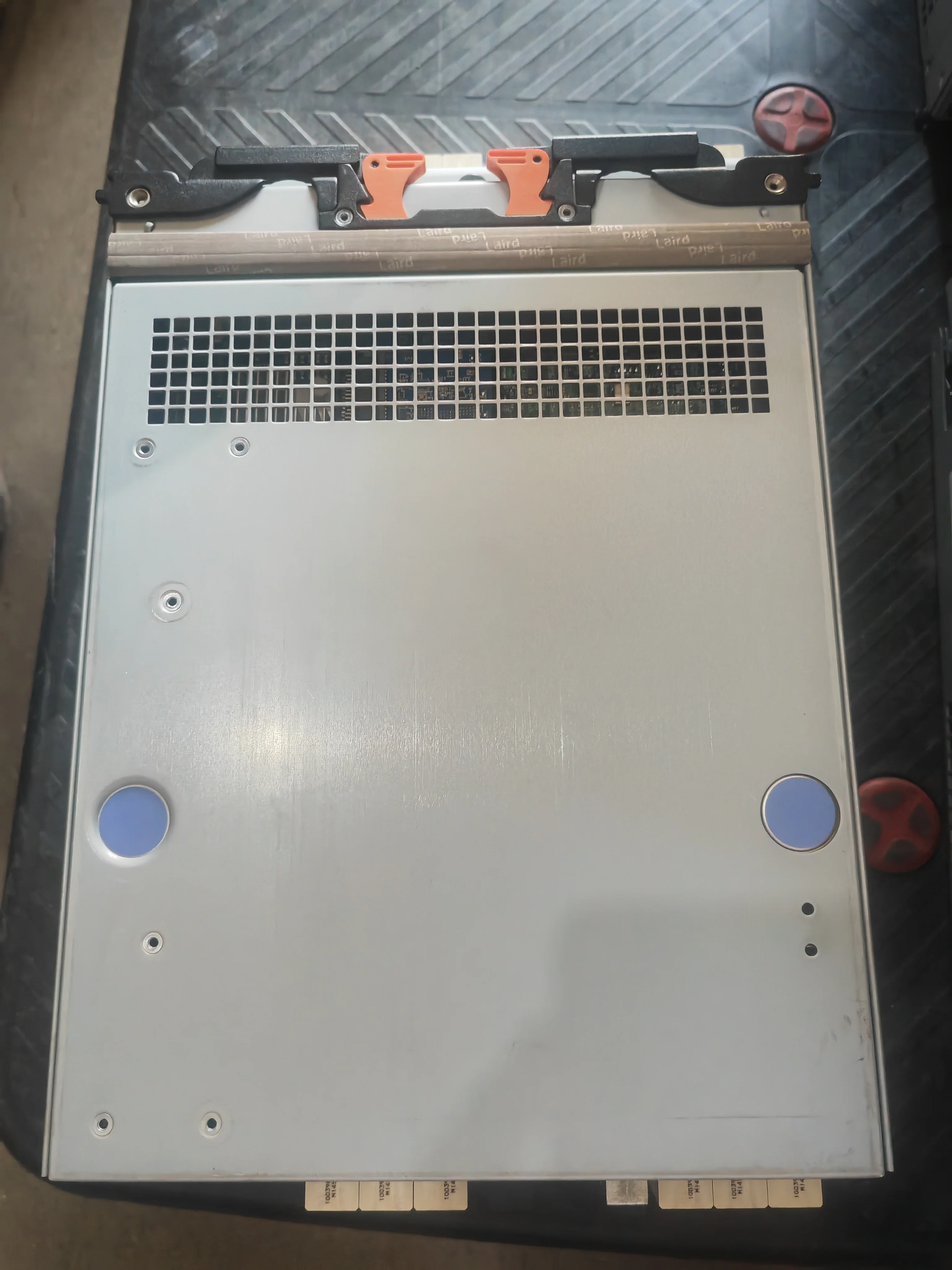 Б/у канистра Storwize для узла 00AR108 контроллер V3700