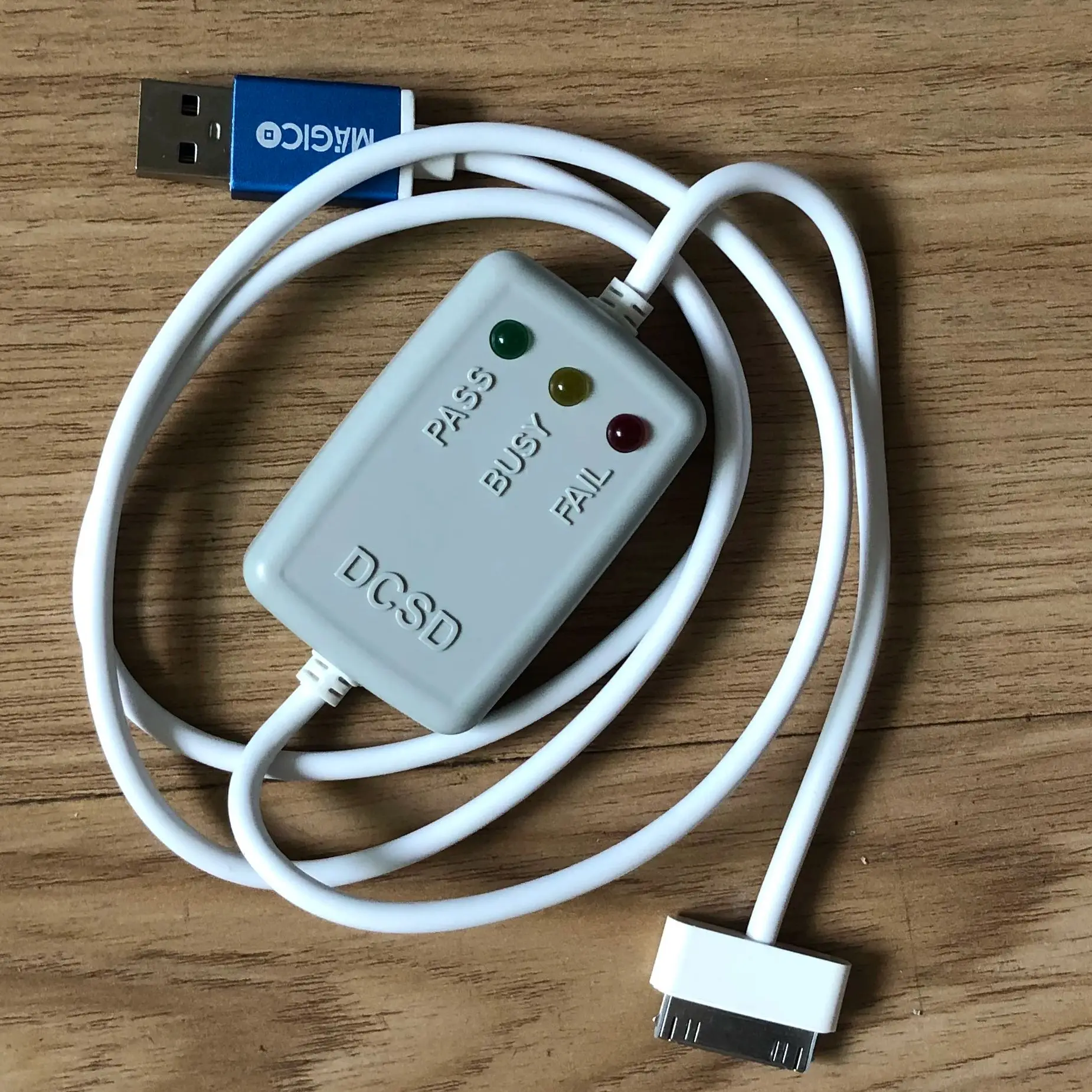 Кабель Gsmjustoncct-magico DCSD для iPhone 4/4S и iPad 2/3/4