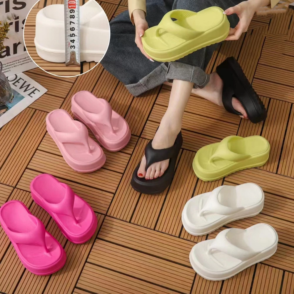 New Style Thick Soled Women's Flip-flops In Summer 2023 Soft Soled Outer Sandals Casual and Comfortable High-heeled Beach Shoes
