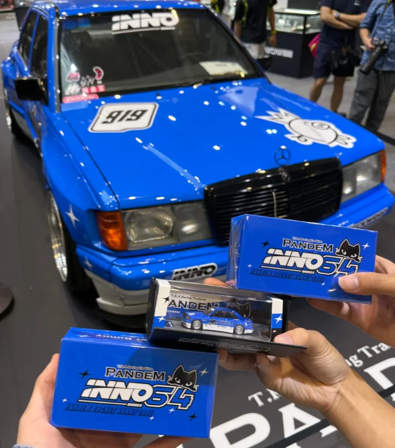 Фото INNO 1:64 PANDEM ROCKET BUNNY 190E 