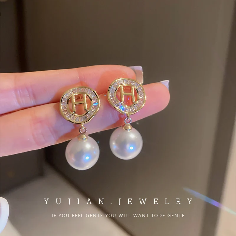 

Zircon Pearl Earring Light Luxury High Sense Of Fashion Temperament Celebrity Earnail 2022 New Fashion Earpiece Women